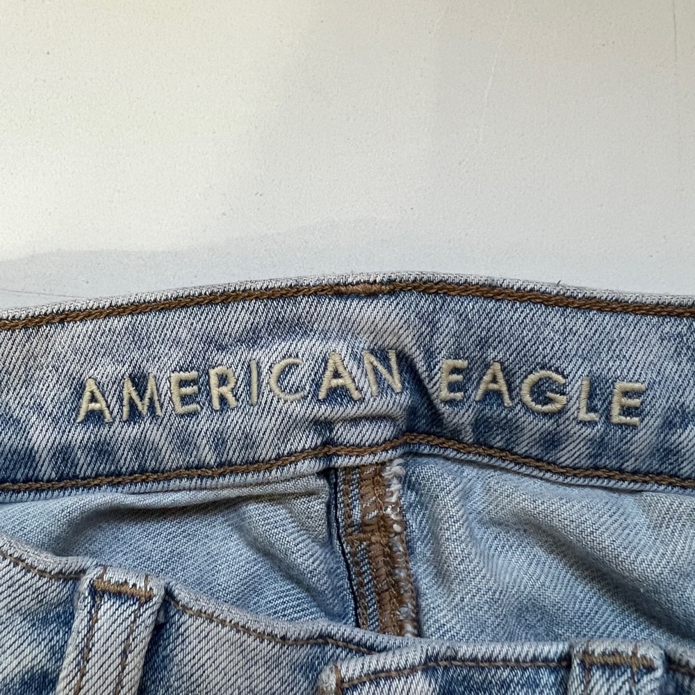 American Eagle Women's Baggy Jean Light Wash Destroyed Denim Blue Size 00 - Picture 6 of 15